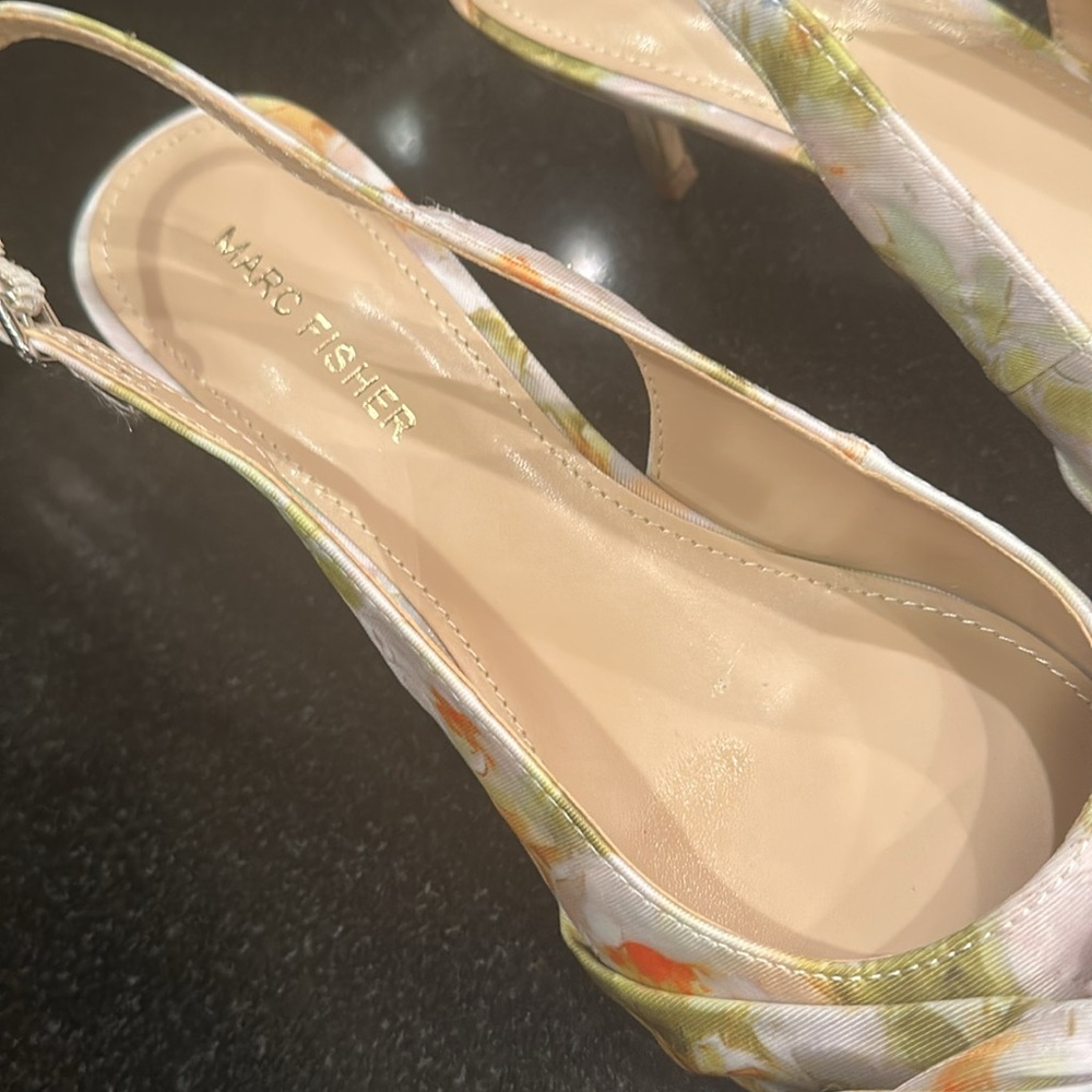 Marc Fisher size 8.5 bow highlight kitten heels - Picture 5 of 5